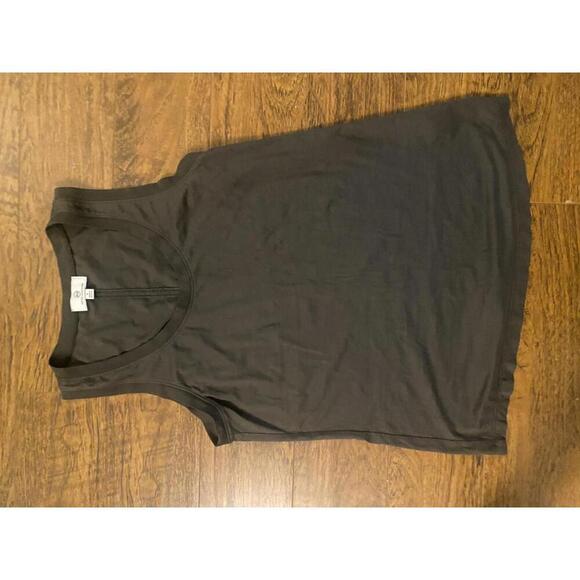 Adriano Goldschmied Women's Tank Top & Denim Shorts Set - Picture 3 of 10